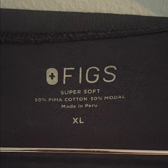 Figs Super Soft Women's Navy V-Neck Short Sleeve Tee XL - Picture 2 of 4